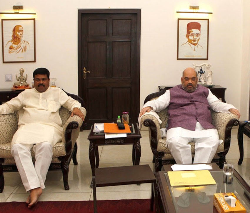 समय-समय पर उनकी बैठक में बदलाव भी होता रहता है। ( <a href="https://www.jansatta.com/photos/picture-gallery/when-ndtv-senior-jounalist-ravish-kumar-visit-bjp-home-minister-amit-shah-home-see-what-they-talk/1671364/">जब अमित शाह के घर पहुंचे थे रवीश कुमार, जानिए कैसा था अंदर का नजारा और क्या हुई थी बात</a> )