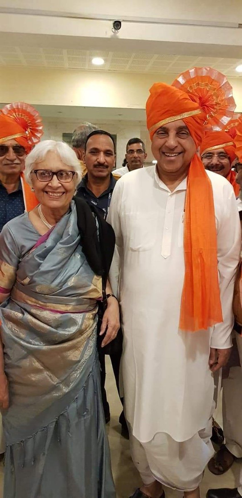 BJP नेता सुब्रमण्यम स्वामी ने रोक्सना कपाड़िया से लव मैरिज की है। रोक्सना के पिता ब्रिटिश इंडिया में आईसीएस अधिकारी थे।