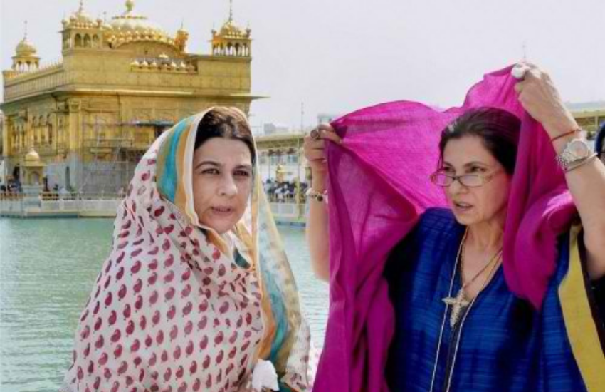 डिंपल और अमृता की ये दोस्ती हल्की फुल्की नहीं, बल्कि गंभीर है। दोनो साथ में घूमने जाती हैं, एक साथ शॉपिंग और फिल्म देखने तक जाती हैं।