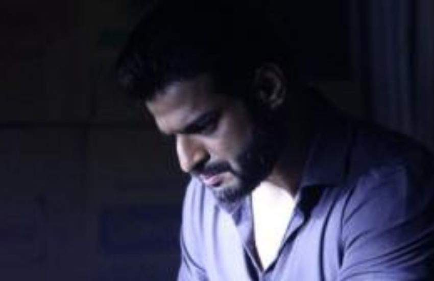 इंस्टाग्राम पर एक पोस्ट शेयर कर अंकिता ने बताया था कि वह और करण रात-रात भर रोते थे, क्योंकि उनके प्यार की पहली निशानी इस दुनिया में आने से पहले ही विदा हो गई थी।