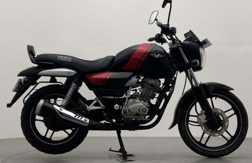 Bajaj V15