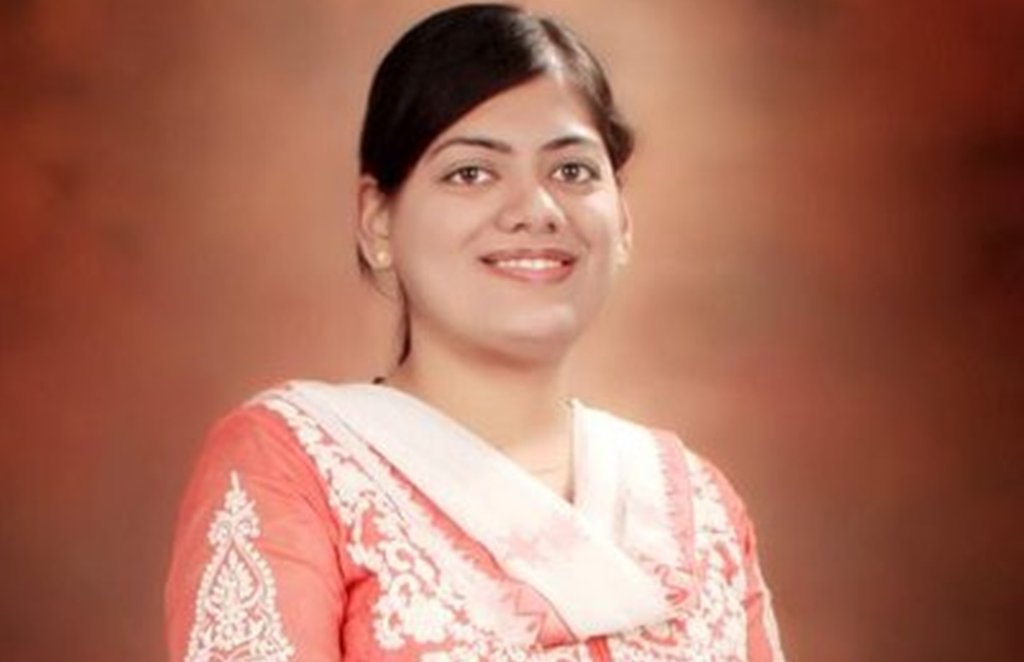 IAS Bharti Dixit, IAS Success Story, UPSC, UPSC Topper Story