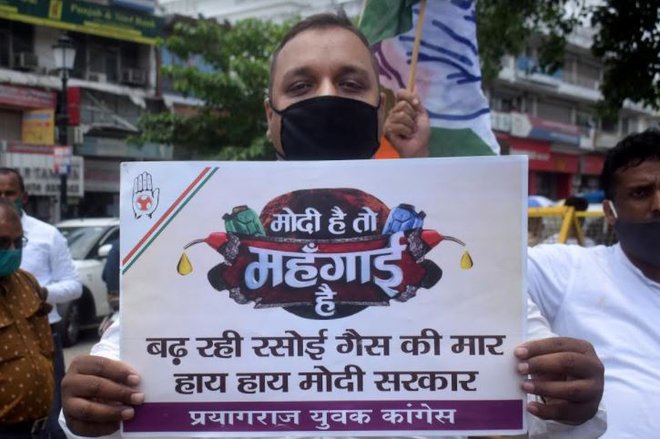 “मोदी है तो महंगाई है” कांग्रेस ने पेट्रोल-डीजल की कीमतों को लेकर किया देशभर में विरोध प्रदर्शन