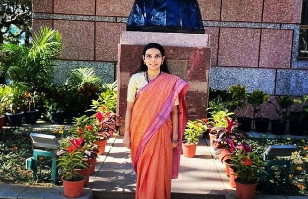 IAS अधिकारी नेहा भोसले (Photo- Neha Bhosle/Instagram) IAS अधिकारी नेहा भोसले (Photo- Neha Bhosle/Instagram)