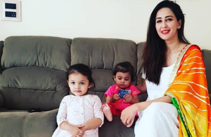 Chahat Khanna, Farhan Mirza