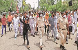 FARMER PROTEST, HARYANA, SIRSA, DEPUTY SPEAKER, CAR THRASHED GANGAWA