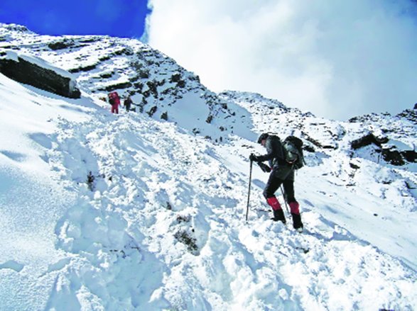 विषाणु और मौसम की मार में सागरमाथा फतह