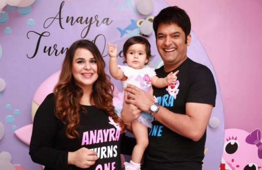 गिन्नी के प्रति कपिल का प्यार देखकर उनके परिजनों ने रिश्ते के लिए हां कह दिया और और अब कपिल और गिन्नी दो प्यारे बच्चे भी हैं। (All Photos: Socia Media)