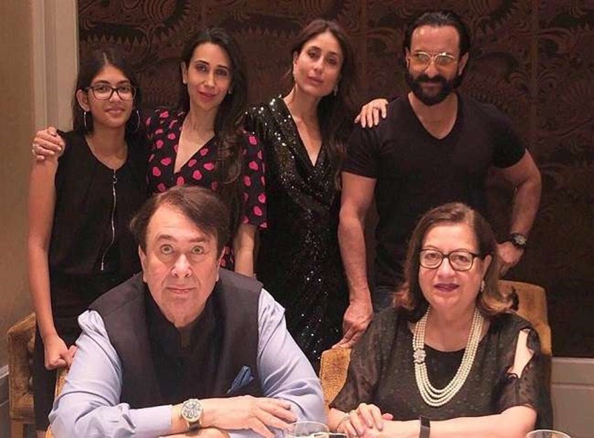 करिश्मा कपूर ने संजय कपूर से शादी रचाई थी। कुछ सालों बाद दोनों का तलाक हो गया था। करिश्मा कपूर की मां बबीता भी पति रणधीर कपूर से अलग हो गई थीं।