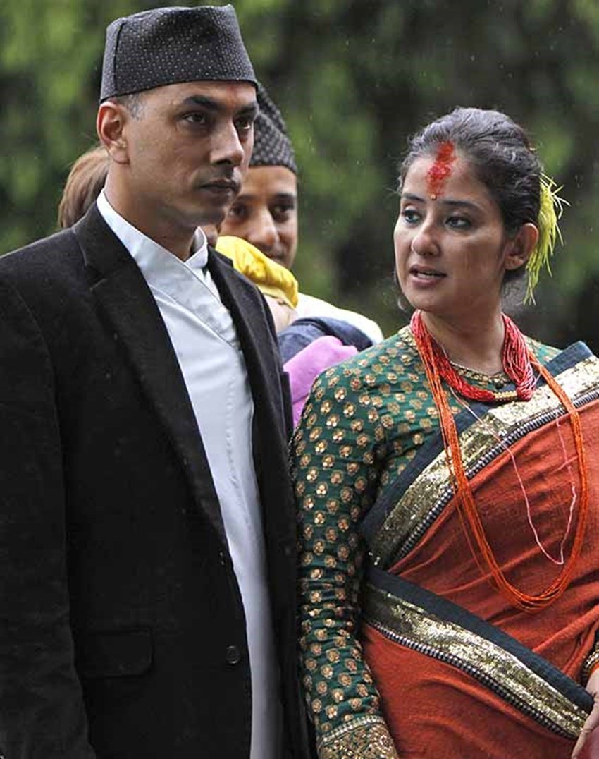 एक्ट्रेस मनीषा कोइराला ने साल 2010 में उद्योगपति सम्राट दहल से लव मैरिज की थी। 2012 में दोनों का तलाक हो गया। तलाक पर मनीषा का कहना था कि उनका पति उन्हें समझता नहीं था। अकसर दोनों के बीच लड़ाइयां होती थीं। तलाक के बाद मनीषा ने सिंगल रहना ही चुना।