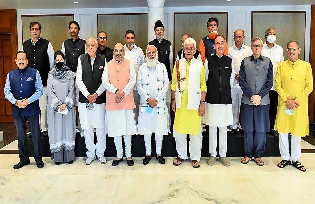 Pm modi, jammu-kashmir, kashmir, article 370, article 35a, farooq abdullah, mehbooba mufti, gupkar group, gupkar for kashmir meeting, modi invited gupkar leaders, Amit Shah, Gupkar Alliance, Gupkar Gang, Congress, Home Minister Amit Shah, अमित शाह, गुपकार गैंग, अमित शाह, सोनिया गांधी, Amit shah Twitter, gupkar gang means, gupkar gang kya hai, gupkar alliance news, gupkar alliance members, gupkar alliance in hindi, jansatta