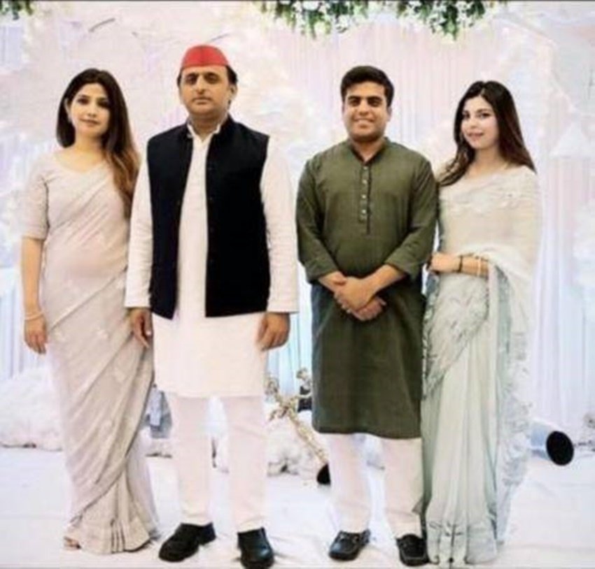 Dimple Yadav, Akhilesh Yadav SP, Mulayam Singh second wife
