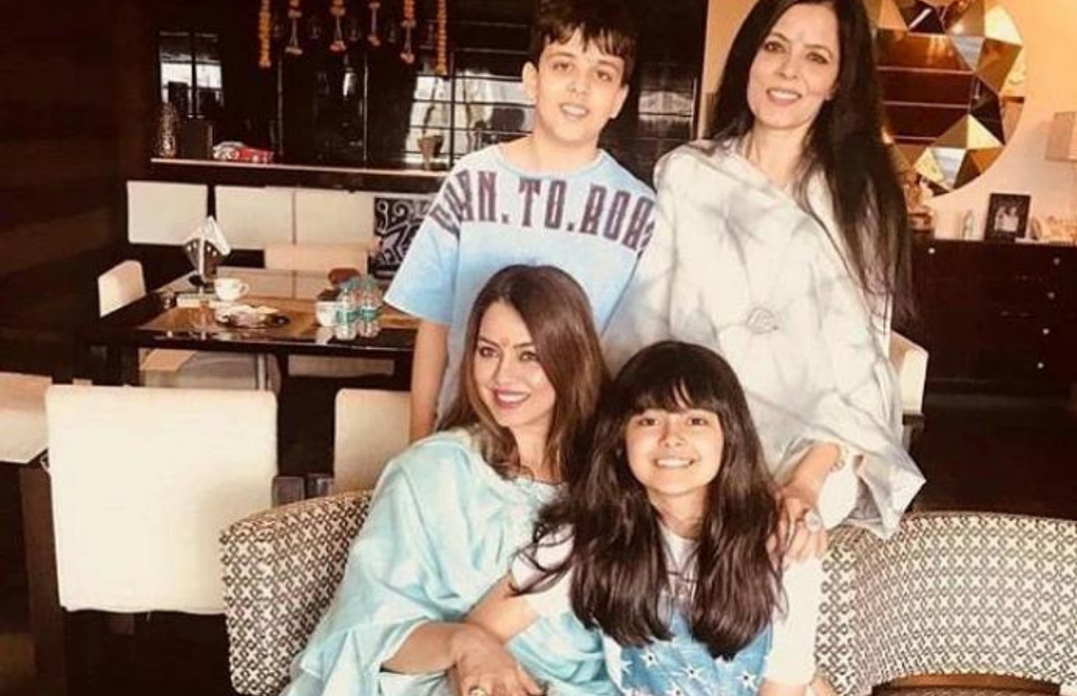 शादी के कुछ महीनों बाद ही महिमा ने साल 2007 में अपनी बेटी अर्याना को जन्म दिया था, लेकिन शादी के कुछ साल बाद ही बॉबी और महिमा के बीच तनाव शुरू हो गया था।(<a href=" https://www.jansatta.com/photos/lifestyle-gallery/akshay-kumar-actress-vidya-balan-was-furious-on-questions-on-pregnancy-she-said-i-am-not-a-child-making-machine/1755958/ "> प्रेग्नेंसी के सवाल पर जब बौखला गई थी अक्षय कुमार की ये एक्ट्रेस, कहा था- मैं बच्चा पैदा करने की मशीन नहीं हूं </a> )