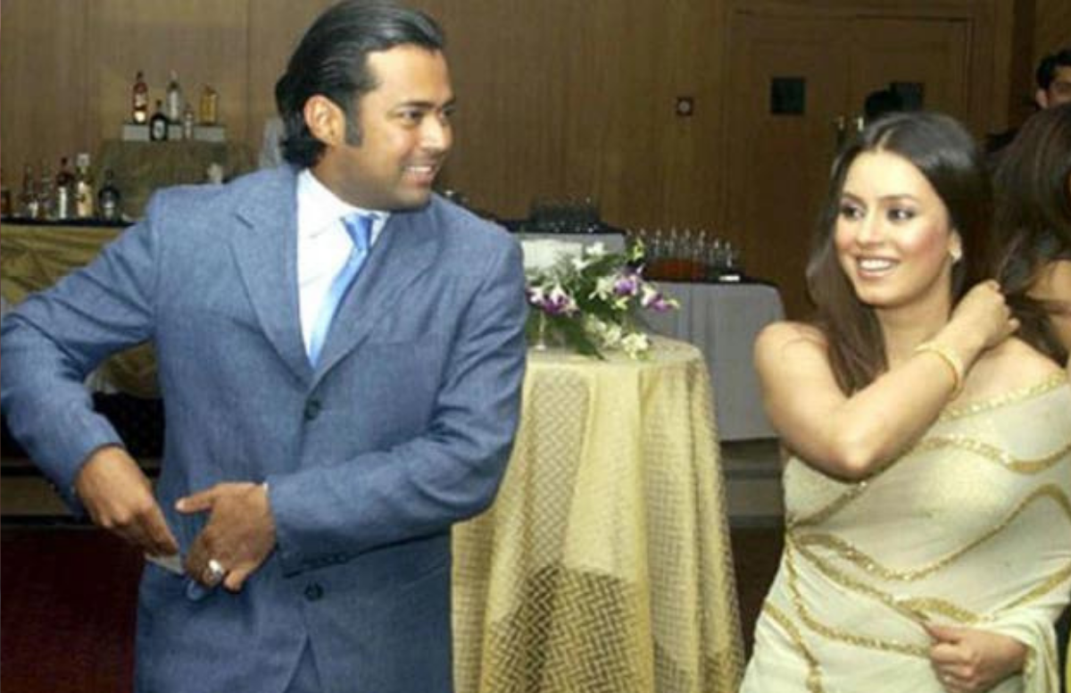 फिल्म परदेस से रातों-रात स्टार बनने वाली एक्ट्रेस महिमा चौधरी (Mahima Chaudhary) का करियर जब पीक पर था, तभी वह टेनिस खिलाड़ी लिएंडर पेस के प्यार में पड़ गई थीं।(<a href="https://www.jansatta.com/photos/lifestyle-gallery/when-madhuri-dixit-had-to-sign-no-pregnancy-contract-at-the-behest-of-subhash-ghai-this-clause-was-made-for-first-time/1750570/ ">जब माधुरी दीक्षित को करना पड़ा था ‘नो प्रेग्नेंसी कांट्रेक्ट’ पर साइन, इसलिए बना था पहली बार ये क्लॉज </a> )