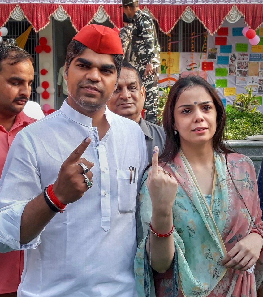 Dimple Yadav, Akhilesh Yadav SP, Mulayam Singh second wife
