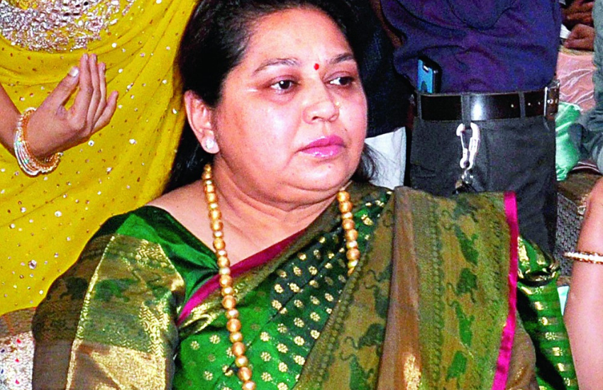 Mulayam Singh Yadav, Akhilesh Yadav, Sadhna Gupta