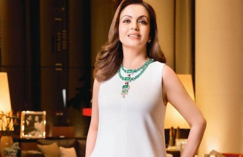नीता ने इस इंटरव्यू में बताया था कि उनसे मिलने से पहले मुकेश के लिए उनका प्यार कोई और ही था। नीता ने बताया था कि मुकेश का पहला प्यार उनका प्रोजेक्ट पाताल गंगा था।(<a href=" https://www.jansatta.com/photos/lifestyle-gallery/mukesh-ambani-nita-ambani-love-story-car-was-stopped-in-the-middle-of-road-and-answer-was-sought-from-nita-ambani/1762077/"> मुकेश अंबानी ने बीच सड़क जब रोक दी थी कार, नीता अंबानी से मांगा था इस बात का जवाब </a> )