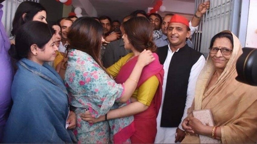 Dimple Yadav, Akhilesh Yadav SP, Mulayam Singh second wife