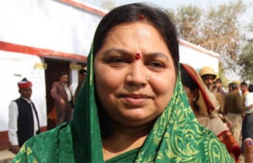 साधना गुप्ता ने इस इंटरव्यू में अखिलेश यादव, शिवपाल यादव और प्रोफेसर रामगोपाल यादव के बारे में बात की थी। साथ ही नेताजी के अपमान का भी जिक्र किया था।
