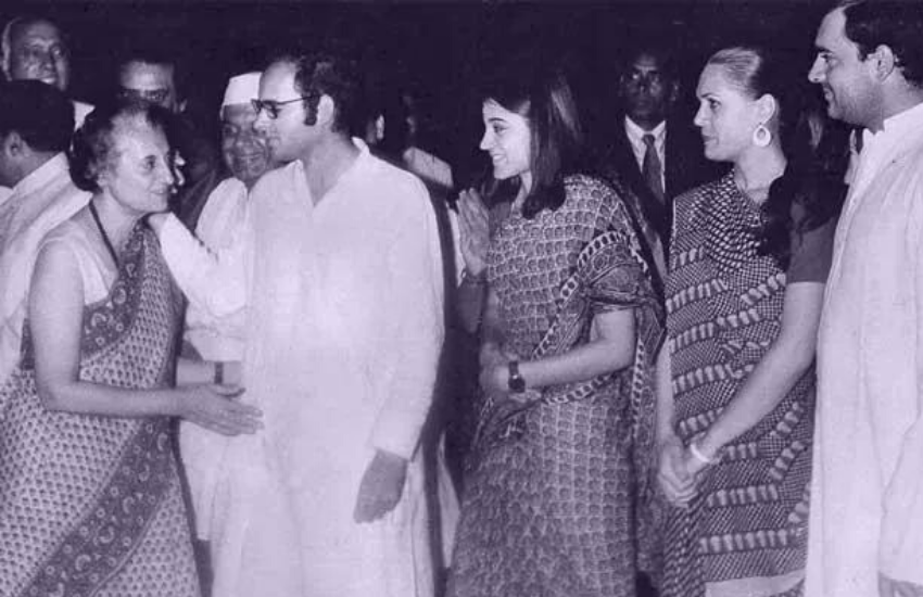 Sonia Gandhi, Maneka Gandhi