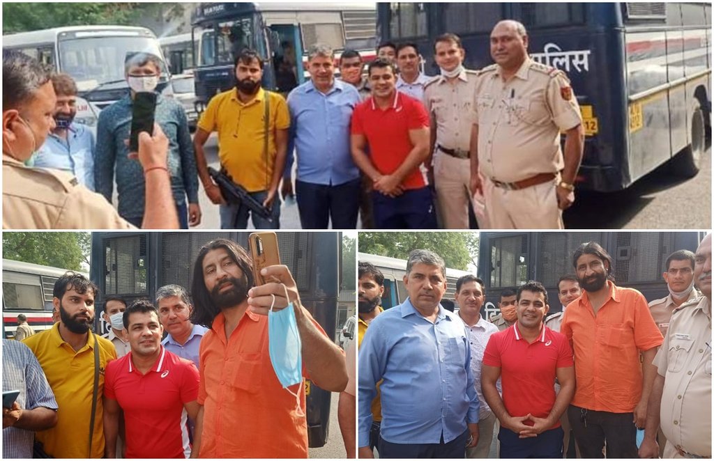 Sushil Kumar Selfie with Cops Social Media Users