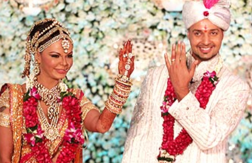 राखी सावंत ने ‘राखी का स्वयंवर’ में इलेश को चुना, जो टोरंटो के रहने वाले थे। बाद में राखी ने खुद शादी से इनकार करके सगाई तोड़ दी थी। राखी ने इलेश पर झूठ बोलने का आरोप लगाया था।(<a href=" https://www.jansatta.com/photos/lifestyle-gallery/krushna-abhishek-wife-kashmera-shah-of-kapil-sharma-show-failed-14-times-in-pregnancy-people-taunted-on-her-figure/1757540/ "> प्रेग्नेंसी में 14 बार फेल हुई थीं कपिल शर्मा के दोस्त की पत्नी, दूसरी शादी और फिगर पर कसे थे लोगों ने ताने </a> )