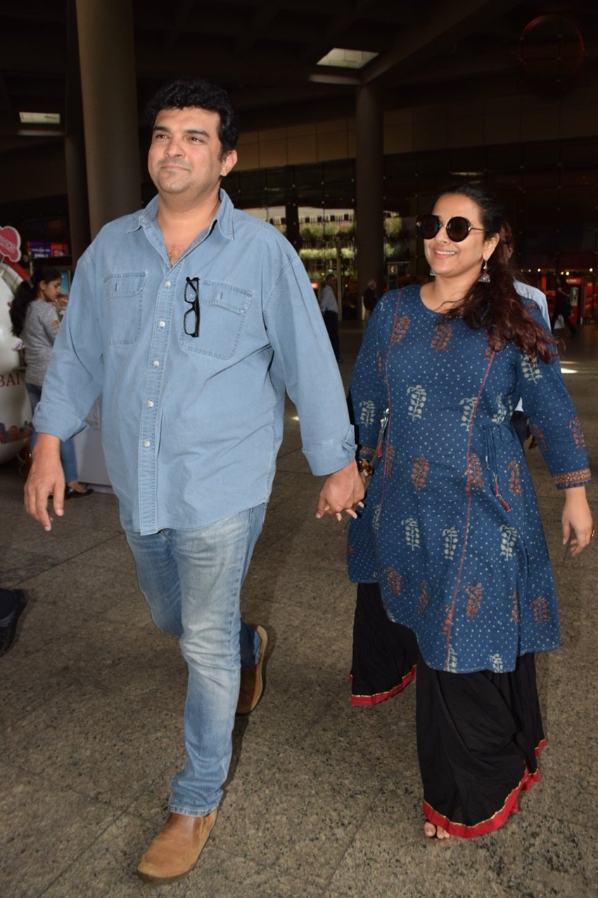 कई बार इस तरह की अफवाह उड़ी कि विद्या बालन प्रेग्नेंट हैं। लेकिन शायद इस कपल ने बिना संतान के रहने का ही तय किया है। वैसे विद्या बालन या सिद्धार्थ रॉय कपूर में से किसी ने पैरेंट बनने या ना बनने को लेकर कभी कोई बयान नहीं दिया है।
