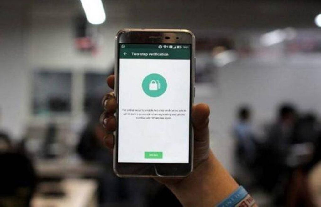 best Whatsapp feature, top whatsapp feature, how hide delete secret chat,