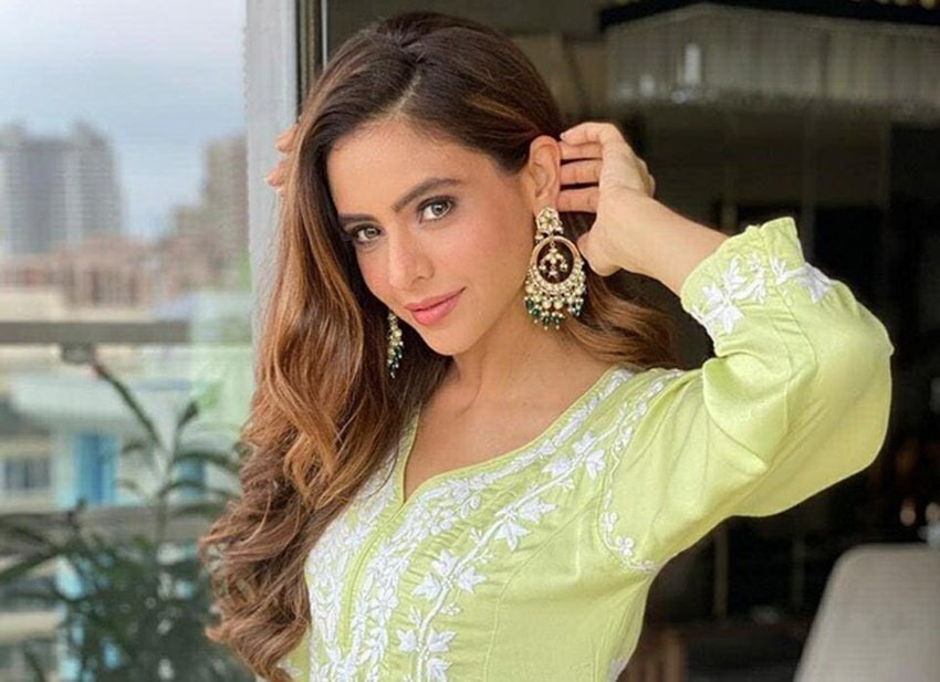 अमित कपूर से शादी से पहले आमना का अपने कोस्टार राजीव खंडेलवाल के साथ भी अफेयर रह चुका है। इस बात का खुलासा खुद राजीव ने एक इंटरव्यू में किया था। राजीव के अलावा एक्टर आफताब शिवदसानी के साथ भी आमना के लिंकअप की खबरें थीं।