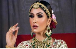 शादी से कुछ दिन पहले आखिर क्यों पहनाई जाती हैं दुल्हन को लाल और हरी चूड़ियां? जानिये इससे जुड़ी मान्यताएं