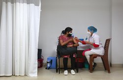 वैक्‍सीनेशन ना कराने और फुल मेडिकल चेकअप रिपोर्ट ना देने वालों को नहीं मिलेगा टर्म इंश्‍योरेंस, कंपनियों ने बनाए सख्‍त नियम