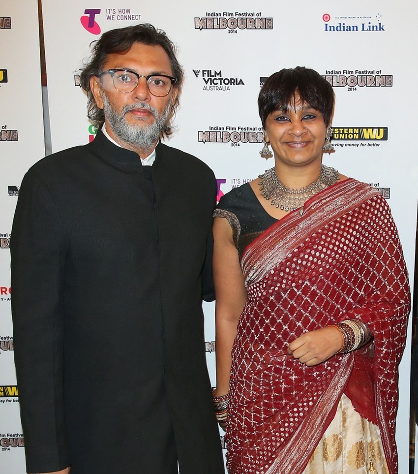 विधु विनोद चोपड़ा की वाइफ अनुपमा पत्रकार हैं।