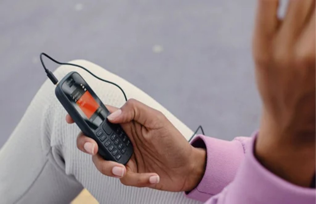 best feature phone, top feature, best budget feature phone,
