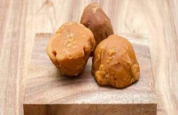 Skin Care: एजिंग और फाइन लाइन्स की समस्या को रोकने में कारगर है गुड़ से बना फेस पैक, जानिये इस्तेमाल का तरीका