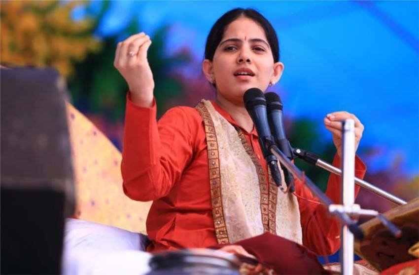 जया किशोरी अपने फॉलोअर्स को सलाह देती हैं कि यदि आप पूरी ईमानदारी से रिश्ता निभाते हैं तो आप चैन की नींद सो सकते हैं।