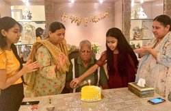 जब लालू यादव ने बताई अपनी उम्र और ज्योतिषी का कनेक्शन, कहा-उसके कान पर भी बाल है, 126 साल जिएंगे