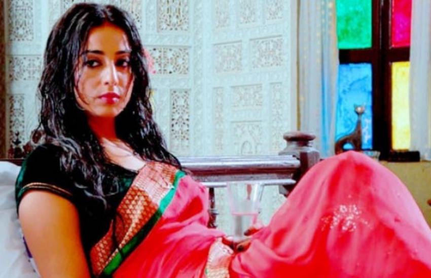 एक्ट्रेस माही गिल (Mahie Gill) 45 साल की हैं और करियर की शुरुआत 2003 में आई फिल्म 'हवाएं' से की थी।संजय दत्त के साथ भी उन्होंने बेहतरीन रोल किया था लेकिन उन्हें पहचान 'देव डी' से मिली थी।(<a href=" https://www.jansatta.com/photos/lifestyle-gallery/these-7-actresses-including-kalki-koechlin-neena-gupta-mahi-gill-became-mother-while-in-relationship/1719819/">लिव-इन मे रहते हुए बन गई थीं ये एक्ट्रेसेस मां, कोई हो गया अलग तो किसी ने नहीं की शादी </a> )