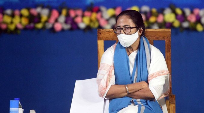 पश्चिम बंगाल हिंसाः अंतरिम आदेश पर स्टे के लिए ममता पहुंचीं HC,शनिवार को कोर्ट ने NHRC को सौंपी थी जांच
