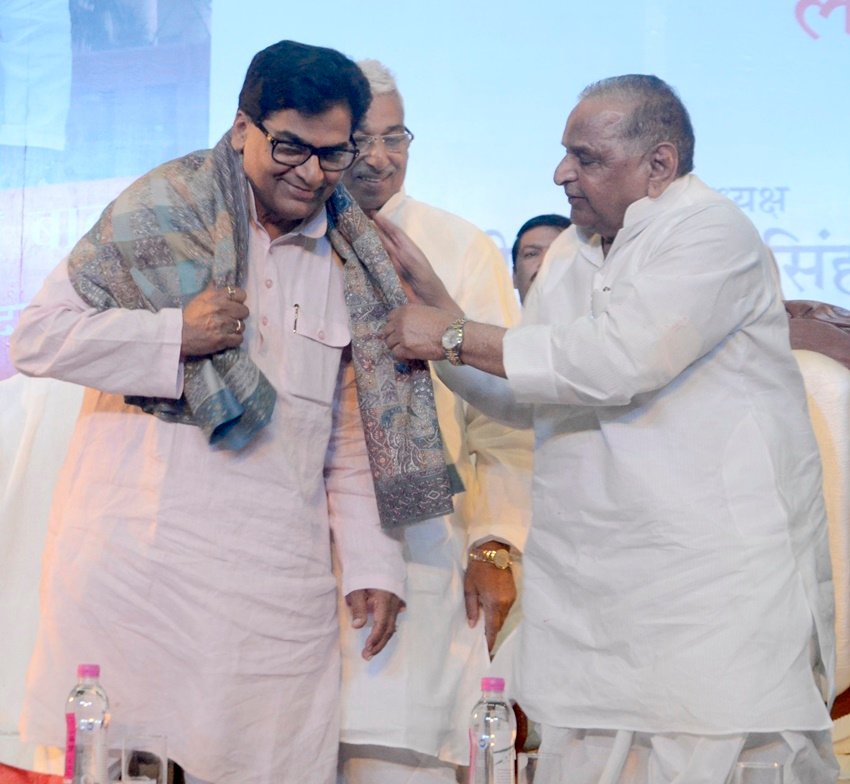 Dimple Yadav, Akhilesh Yadav SP, Mulayam Singh second wife