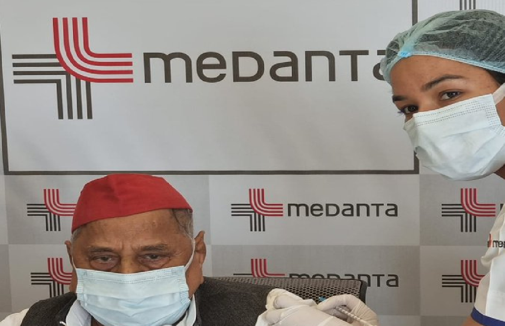 Mulayam Singh Yadav, Uttar Pradesh,Samajawadi Party Founder, Corona Vaccine First Dose, Akhilesh Yadav, UP BJP