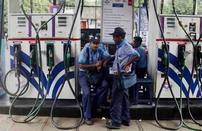 Petrol-Diesel Today, 14 June 2021: दिल्ली में 87 रुपए के पार हुआ डीजल, आसमान पर पहुंचे पेट्रोल के दाम