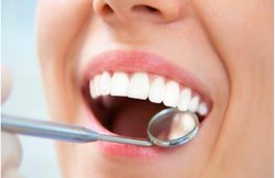 क्यों लग जाता है दांतों में पायरिया? जानिये लक्षण और मसूड़ों की समस्या से छुटकारा पाने के घरेलू उपाय