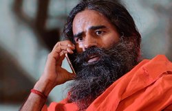 गौतम अडानी ही नहीं बाबा रामदेव की कंपनी ने भी डुबाया है निवेशकों का रुपया, एक महीने में हो चुका है बड़ा नुकसान