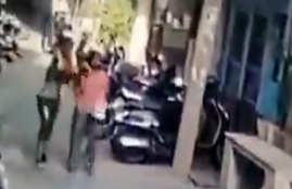 delhi woman, snatching mobile phone,cctv footage, delhi police, delhi sultanpuri