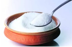 Kitchen Hacks: बारिश के मौसम में चीनी और नमक में हो जाती है नमी, बचाव के लिए अपनाएं ये नुस्खे