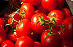 गालों को गुलाबी रंगत देने में कारगर है टमाटर, इन 5 तरीकों से करें डाइट में शामिल