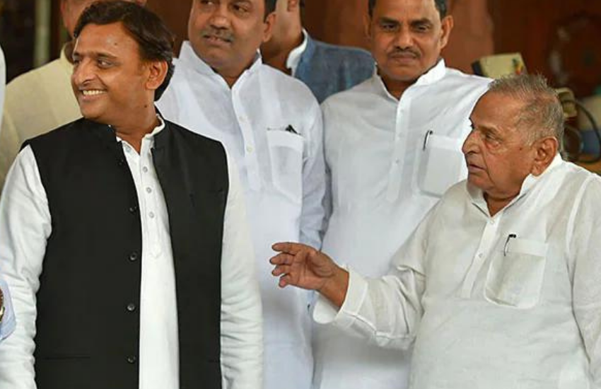 अखिलेश का समर्थन करते हुए लालू ने भी कहा था कि मुलायम अब बूढ़े हो गए हैं। वह उनसे भी सीनियर हैं। (All Photos: PTI)