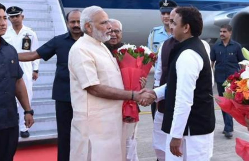 अखिलेश ने कहा था कि चौकीदार ने देश को खराब चाय पिलाई है। साल 2014 में लोगों ने चायवालों पर विश्वास किया था, लेकिन चाय अच्छी नहीं बनी।( नरेंद्र मोदी पर तंज कसते हुए अखिलेश यादव ने कहा था-भैंस-बकरी से रिश्ता नहीं, तो गाय के लिए पैसा दे दो )