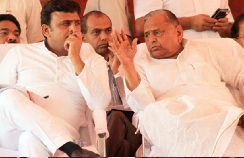 मुलायम ने इस हलफनामे में बताया था कि वह अपने बेटे अखिलेश यादव के कर्जदार हैं।( जब मुलायम सिंह की दूसरी पत्नी साधना गुप्ता ने सौतेले बेटे के लिए कहा- अखिलेश यादव सब कुछ करते, बस ये न करते )