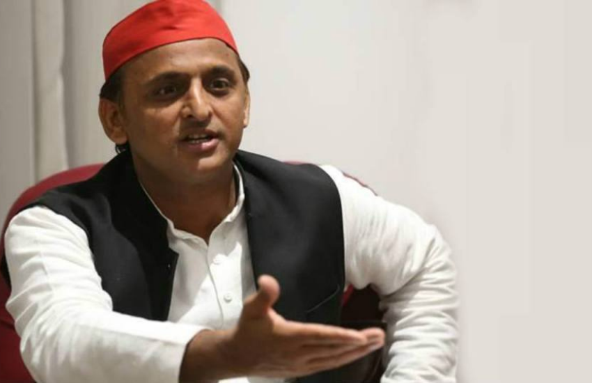 साल 2014 में अपर्णा ने यूपी के तत्कालीन मुख्यमंत्री अखिलेश यादव को पीएम नरेंद्र मोदी से नेतृत्व सीखने की सलाह भी दे डाल थी।